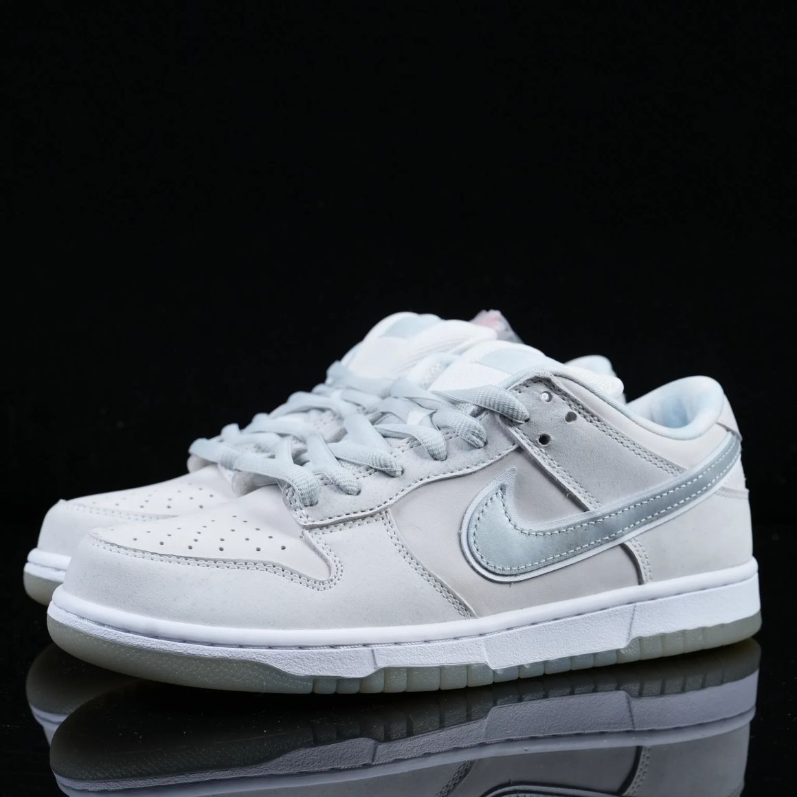 CONCEPTS x Dunk SB White Lobster FD8776-100