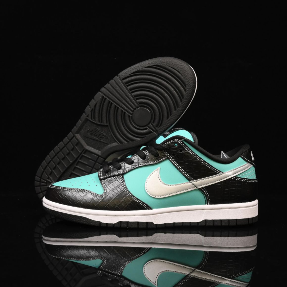 Diamond Supply Co. x Dunk Low Pro SB 'Tiffany'