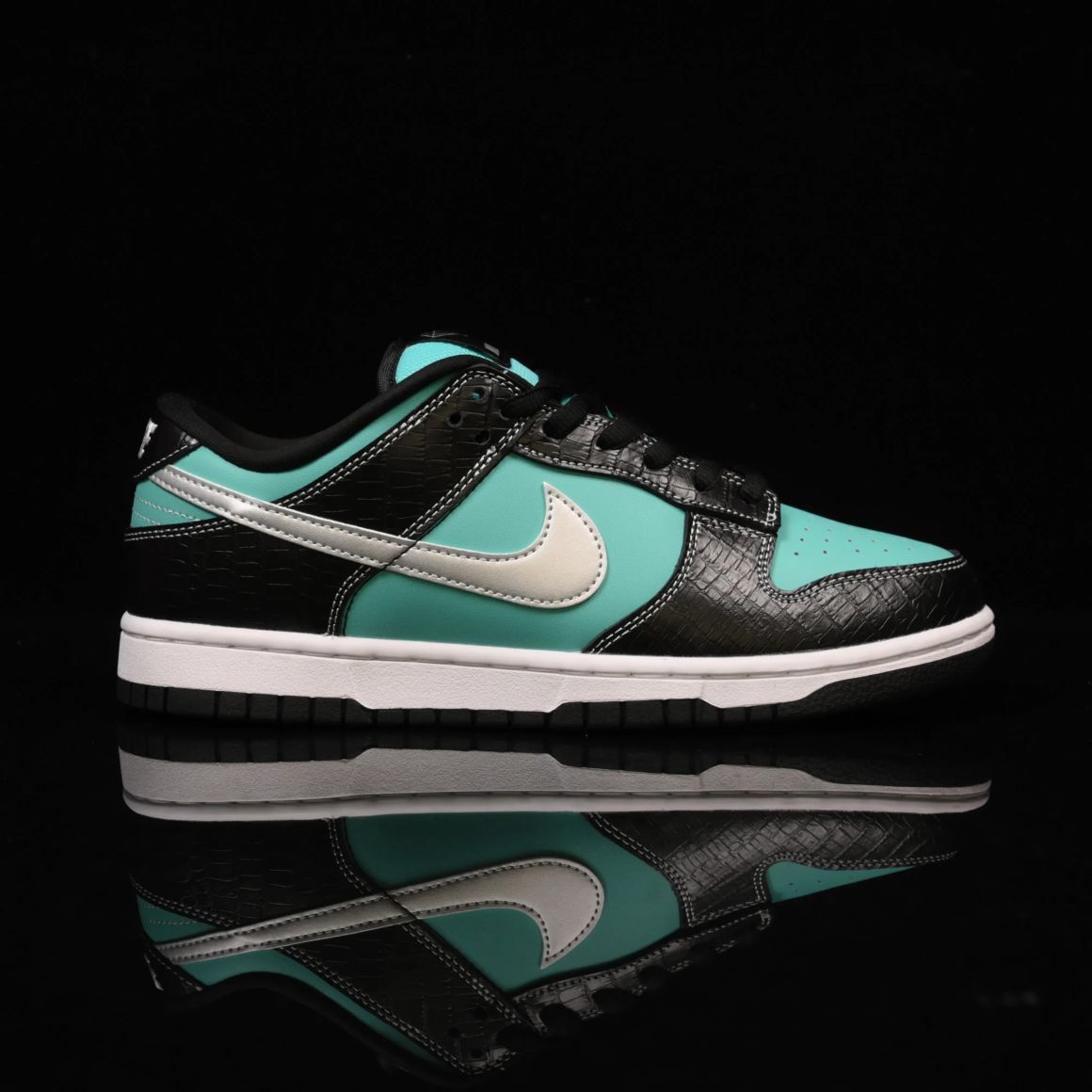 Diamond Supply Co. x Dunk Low Pro SB 'Tiffany'