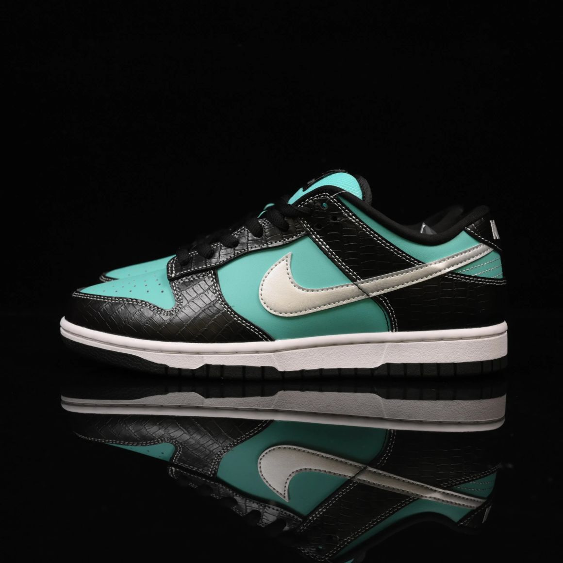 Diamond Supply Co. x Dunk Low Pro SB 'Tiffany'