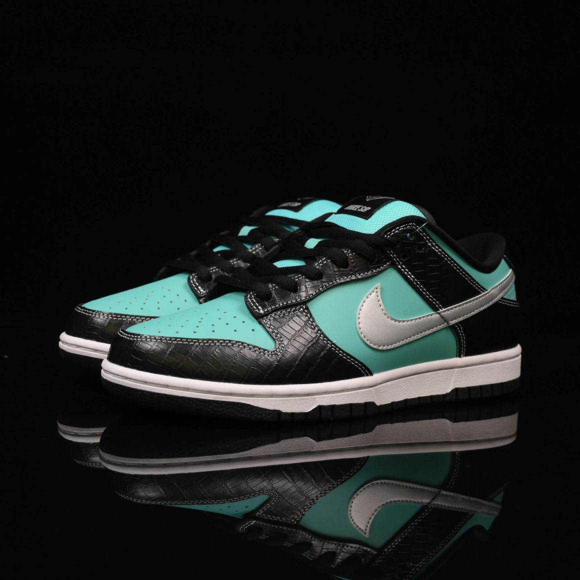 Diamond Supply Co. x Dunk Low Pro SB 'Tiffany'