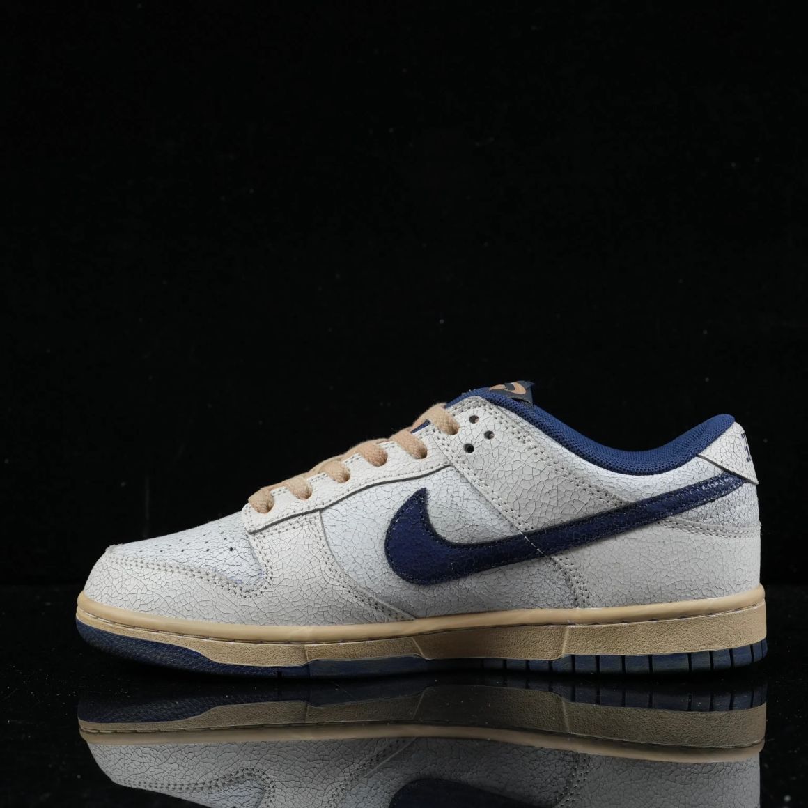 Stranger Things x Dunk Low 'Phantom' IH6766-001