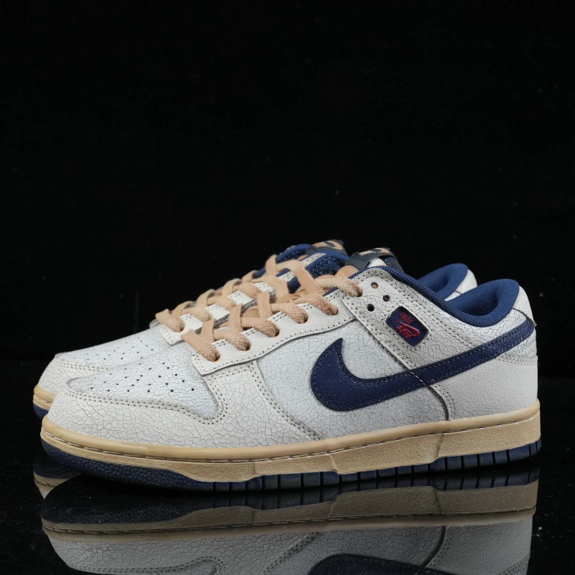 Stranger Things x Dunk Low 'Phantom' IH6766-001