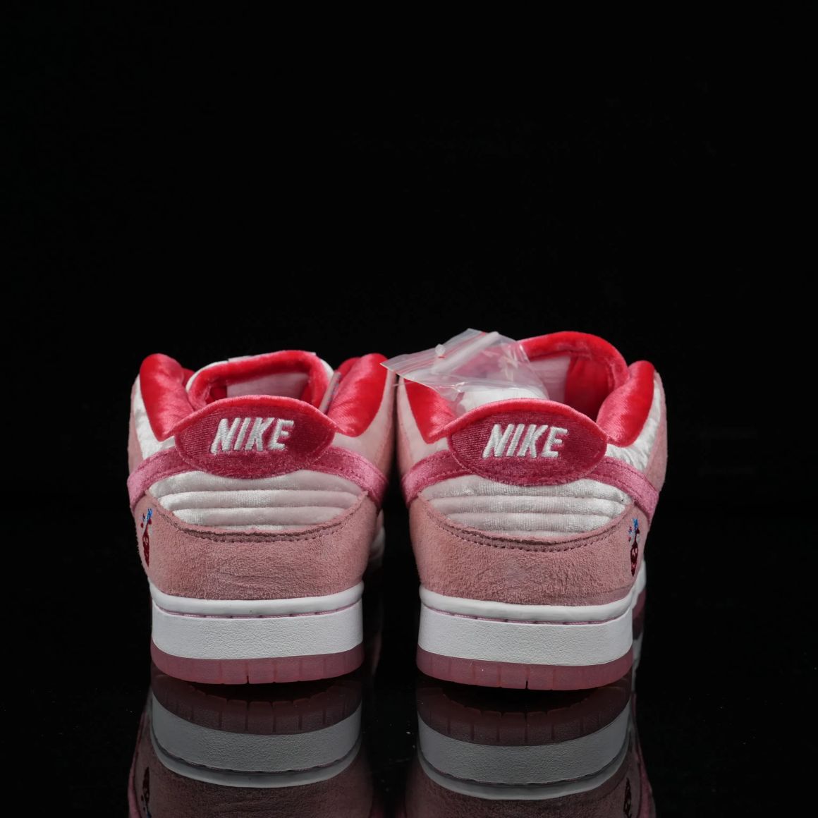StrangeLove x Dunk Low SB 'Valentine's Day' CT2552-800