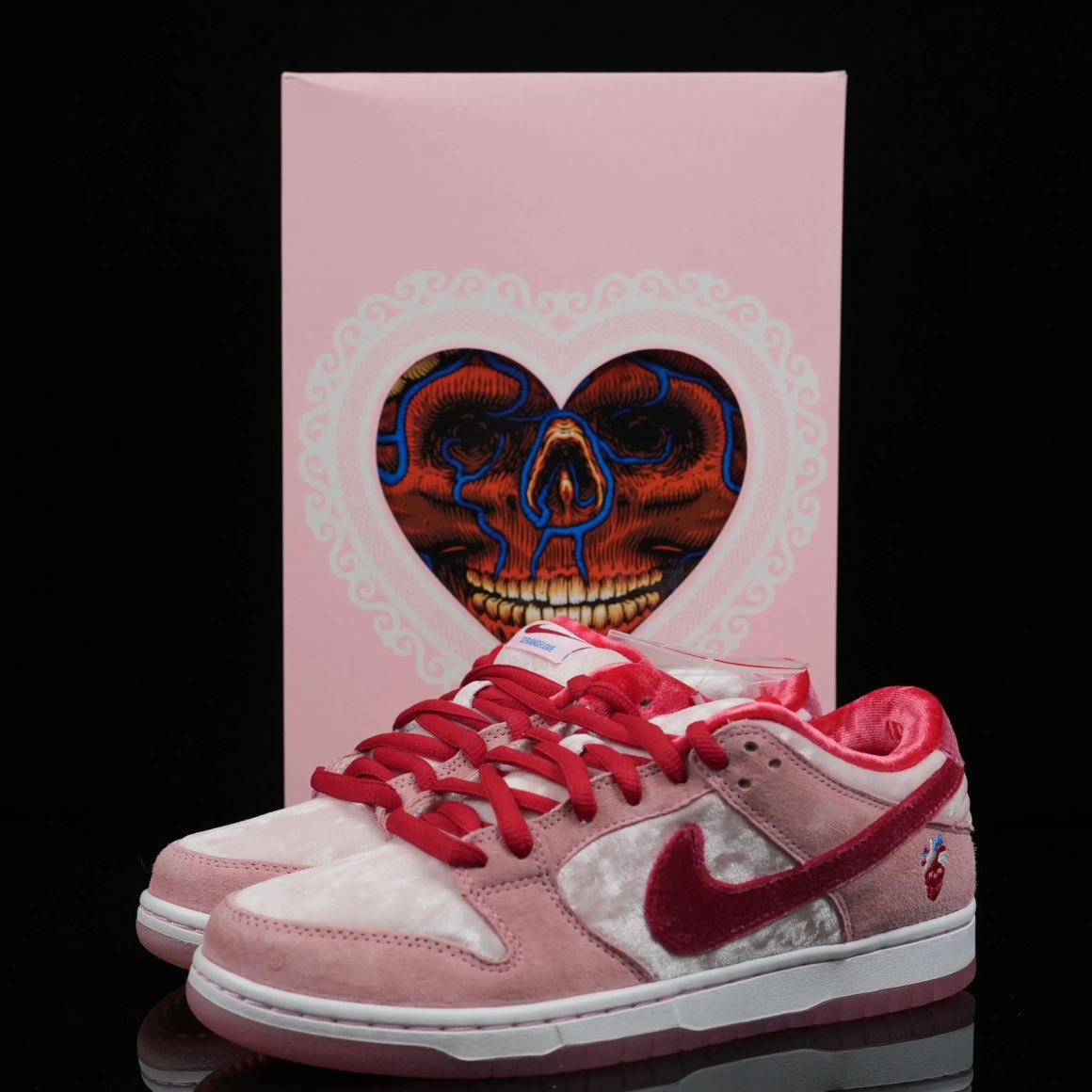 StrangeLove x Dunk Low SB 'Valentine's Day' CT2552-800