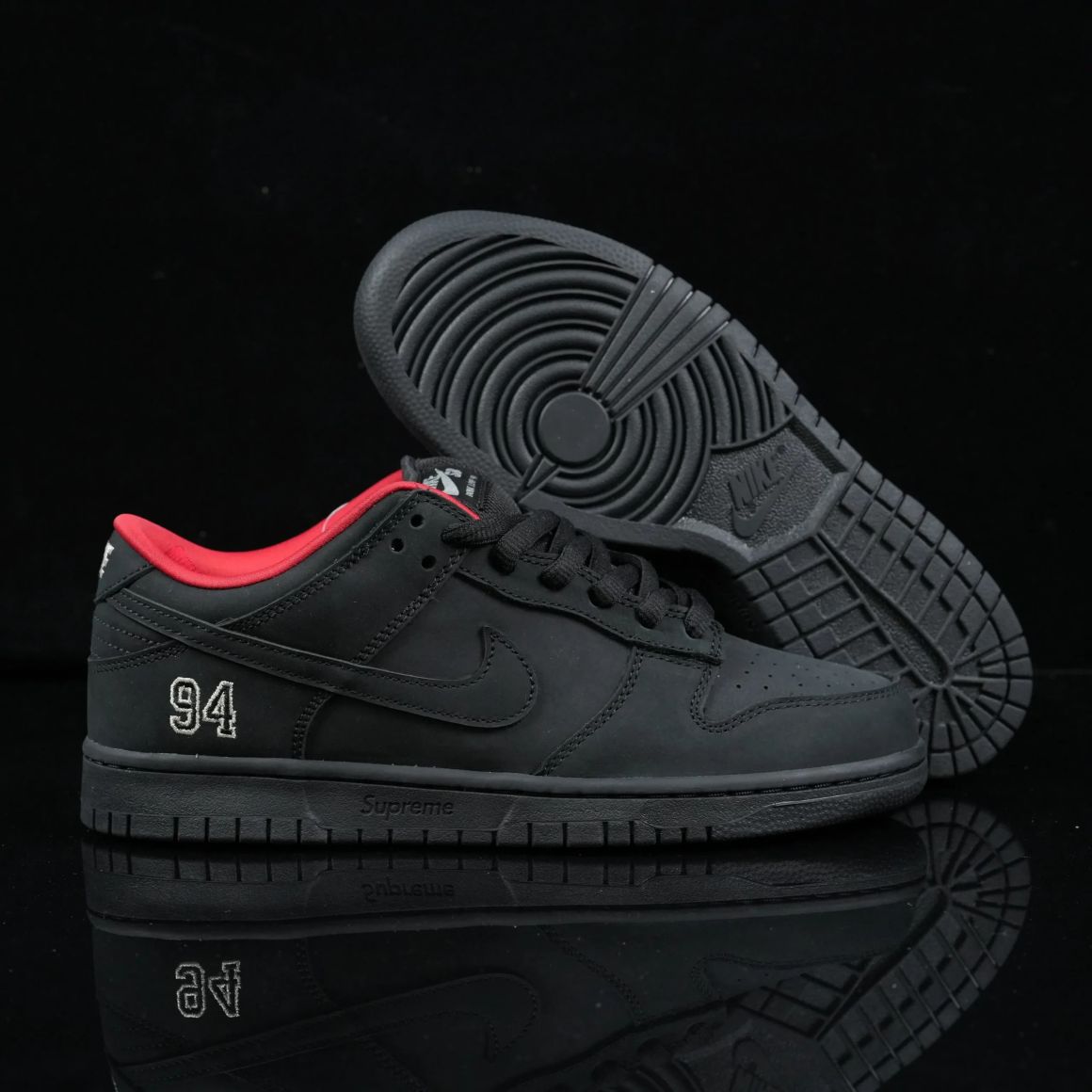Supreme x Dunk Low SB 'Black' HQ8487-001