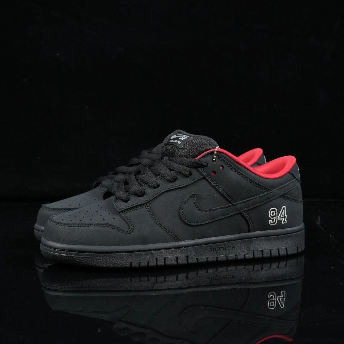 Supreme x Dunk Low SB 'Black' HQ8487-001