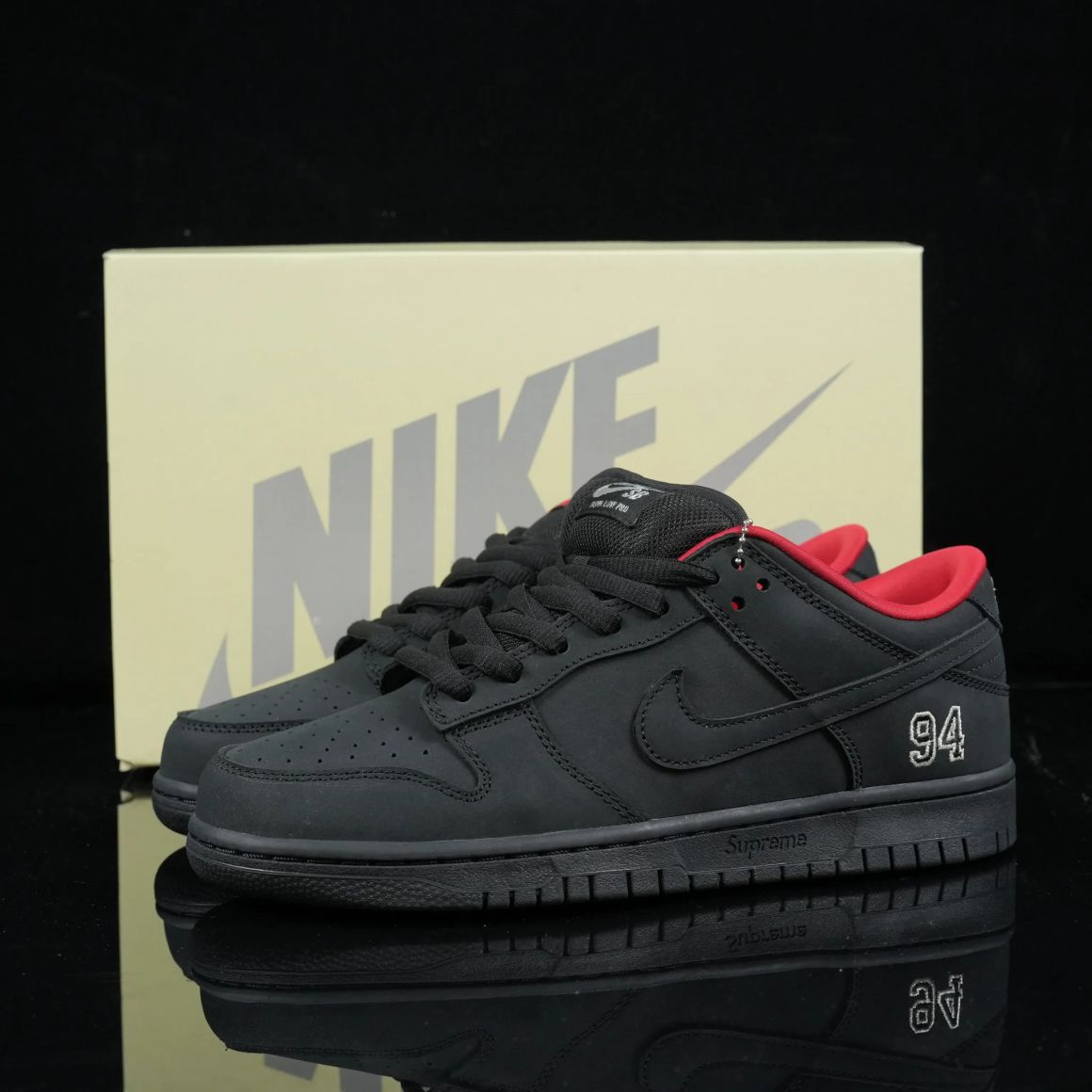 Supreme x Dunk Low SB 'Black' HQ8487-001