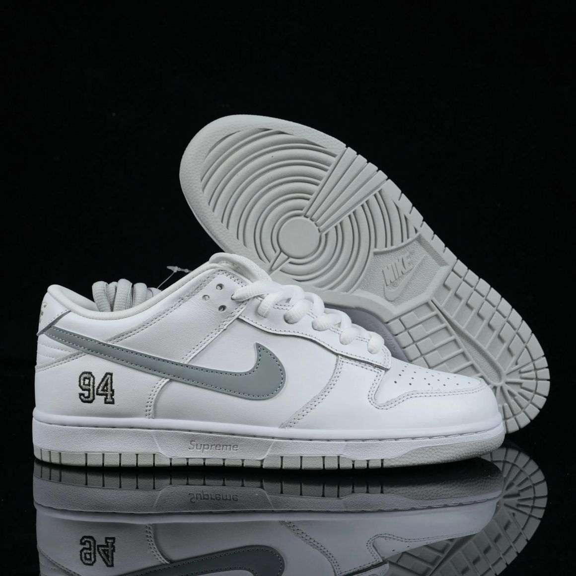 Supreme x Dunk Low SB 'White Metallic Silver' HQ8487-100