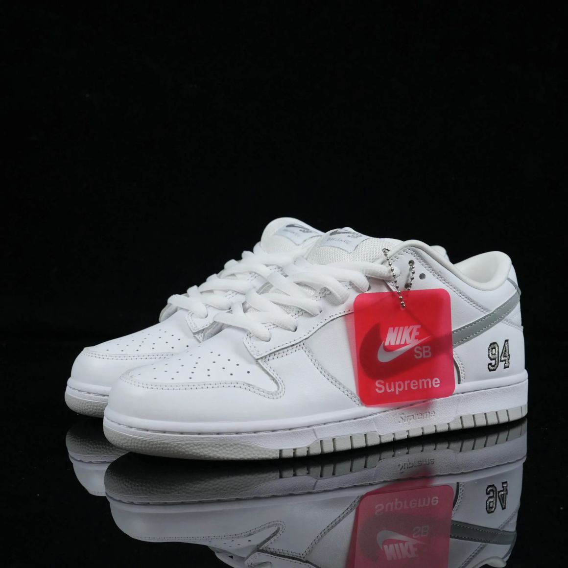 Supreme x Dunk Low SB 'White Metallic Silver' HQ8487-100