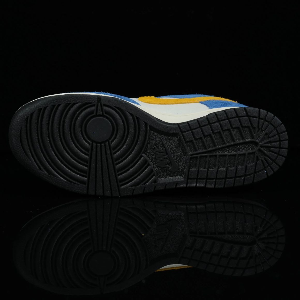 Kasina x Dunk Low '80s Bus' CZ6501-100