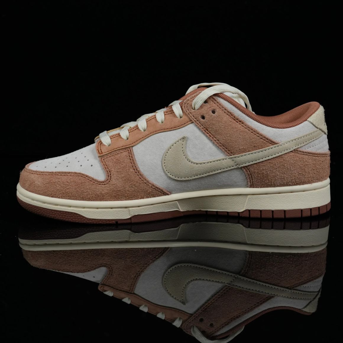 Dunk Low Premium 'Medium Curry' DD1390-100