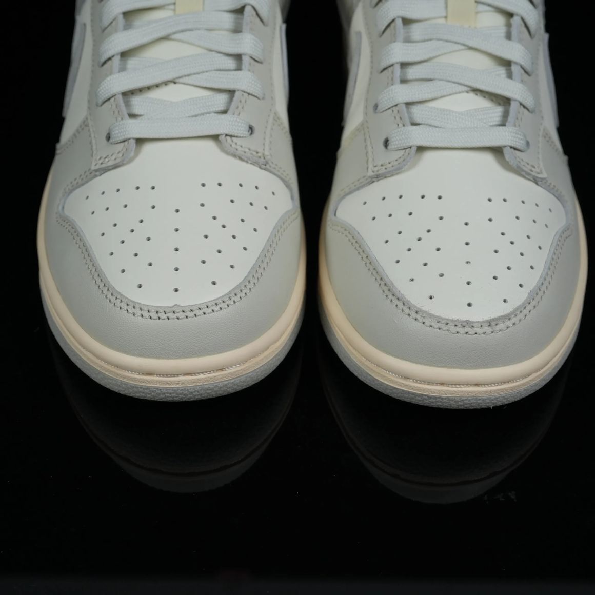 Wmns Dunk Low 'Light Bone' DD1503-107