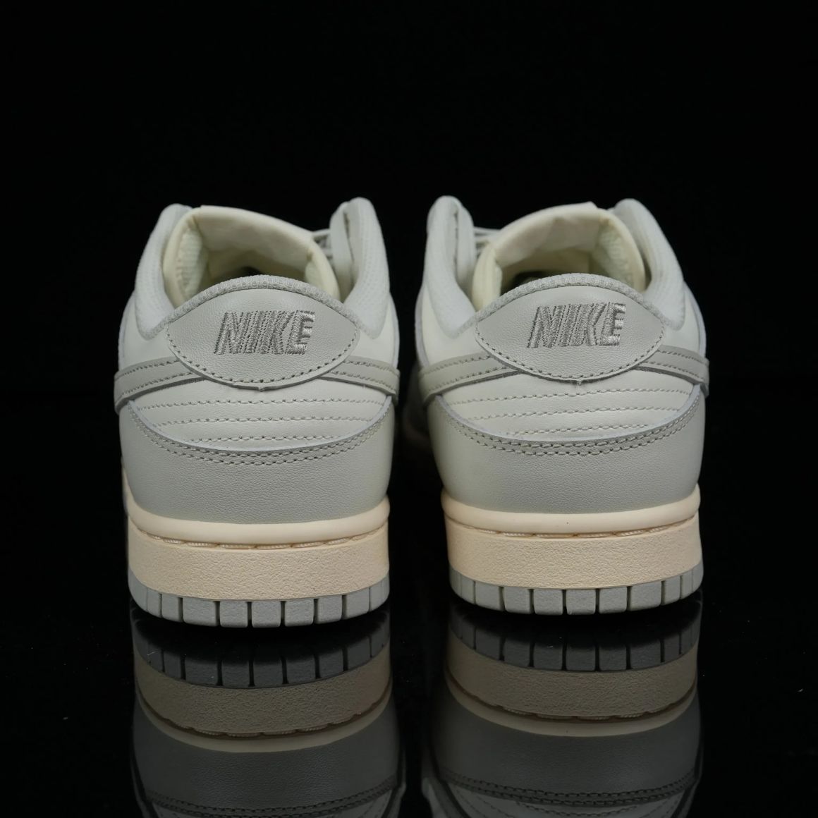 Wmns Dunk Low 'Light Bone' DD1503-107