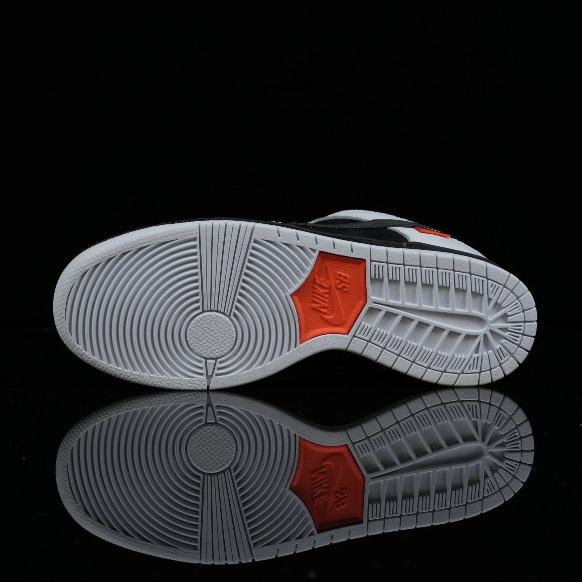 TIGHTBOOTH x Dunk Low SB FD2629-100