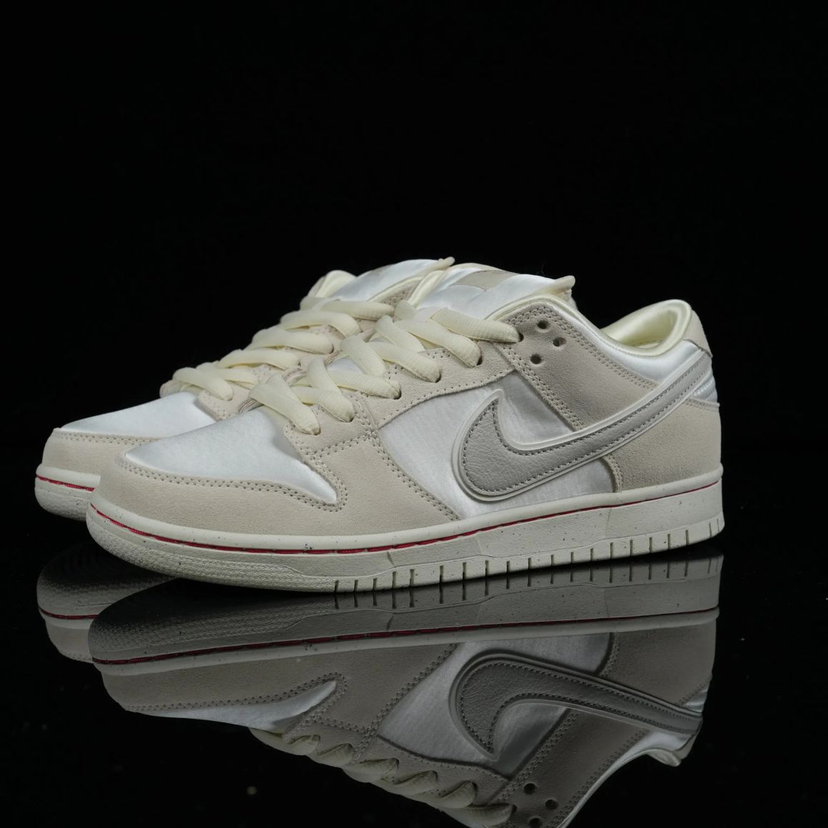 Dunk Low Premium SB 'City of Love Collection - Light FZ5654-100