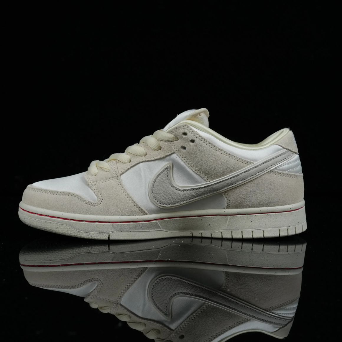 Dunk Low Premium SB 'City of Love Collection - Light FZ5654-100