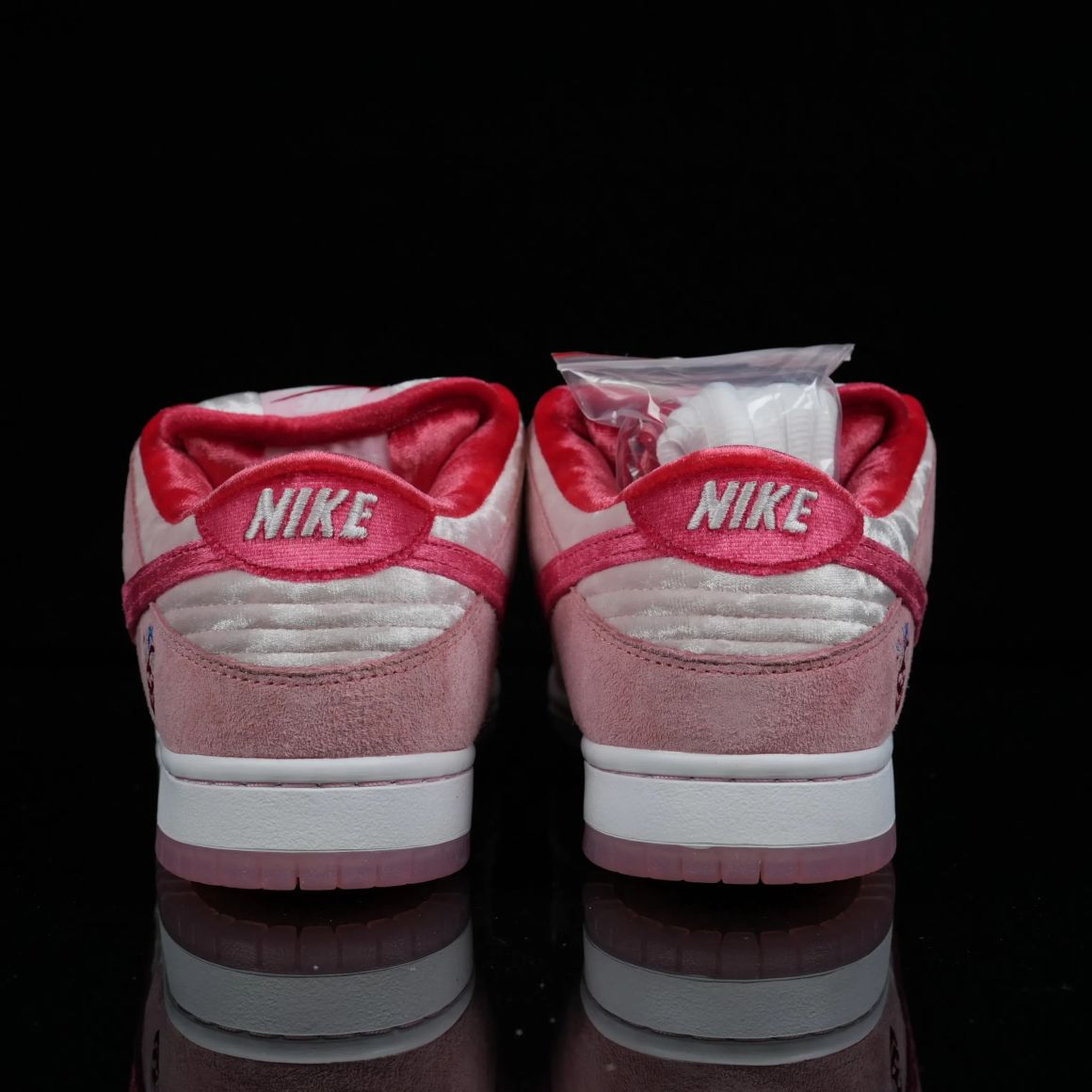 StrangeLove x Dunk Low SB 'Valentine's Day' CT2552-800