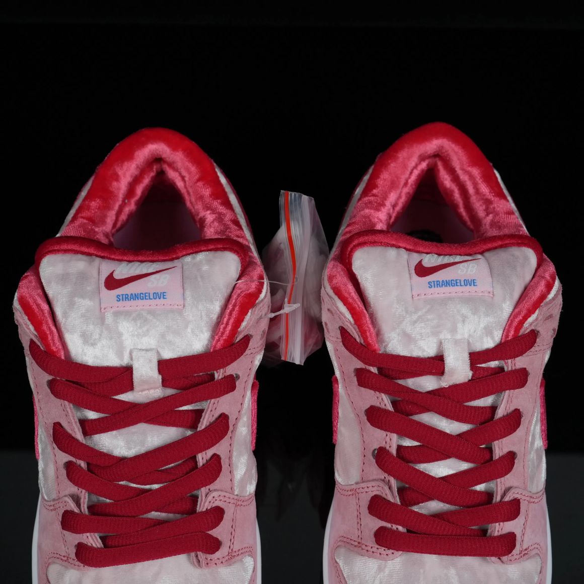 StrangeLove x Dunk Low SB 'Valentine's Day' CT2552-800