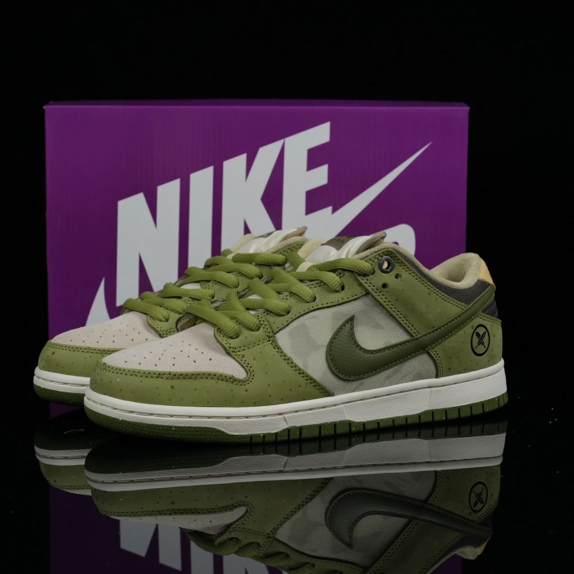Yuto Horigome x Dunk Low SB 'Matcha' HF8022-300