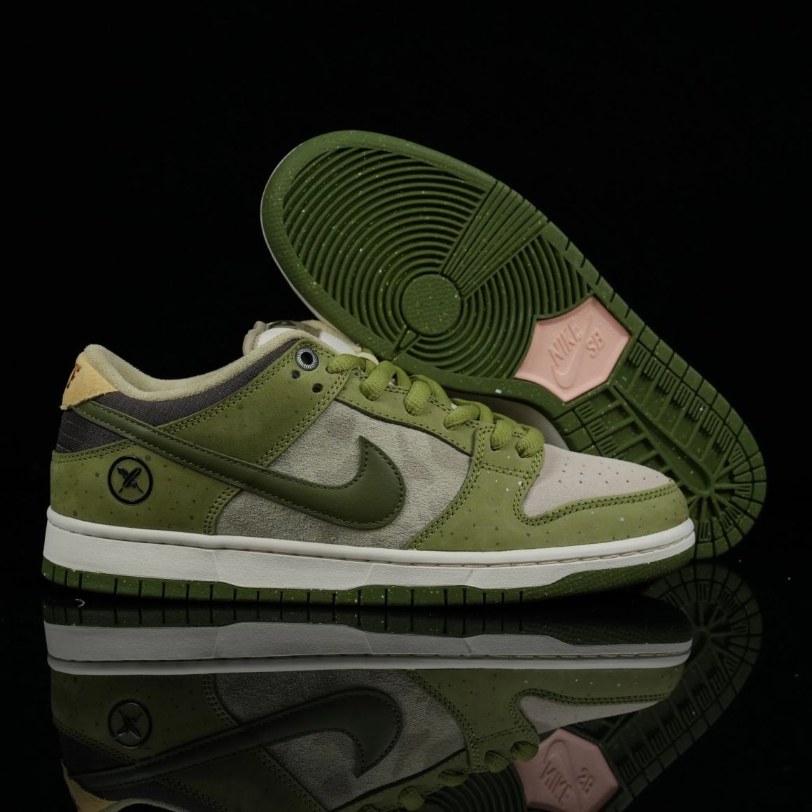 Yuto Horigome x Dunk Low SB 'Matcha' HF8022-300
