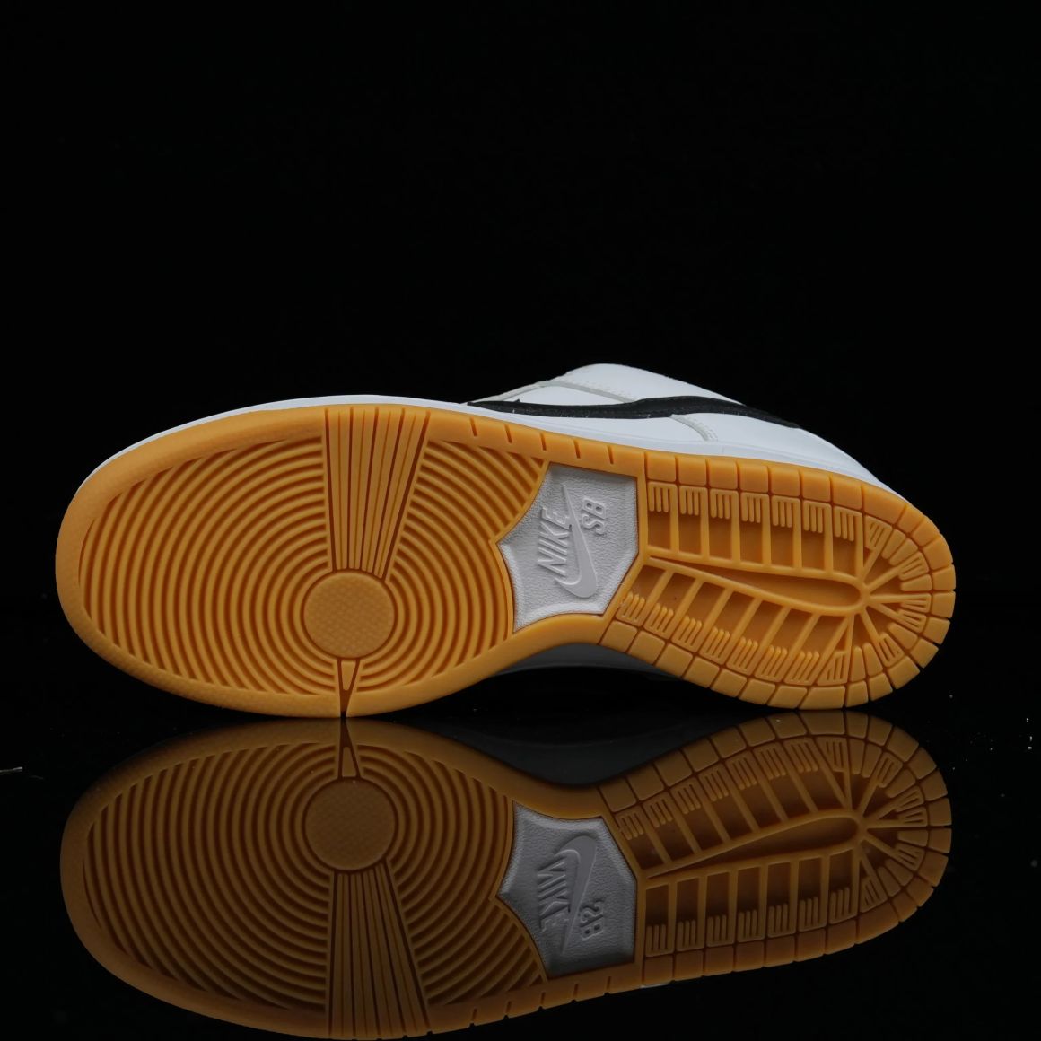 Dunk Low SB 'White Gum' CD2563-101