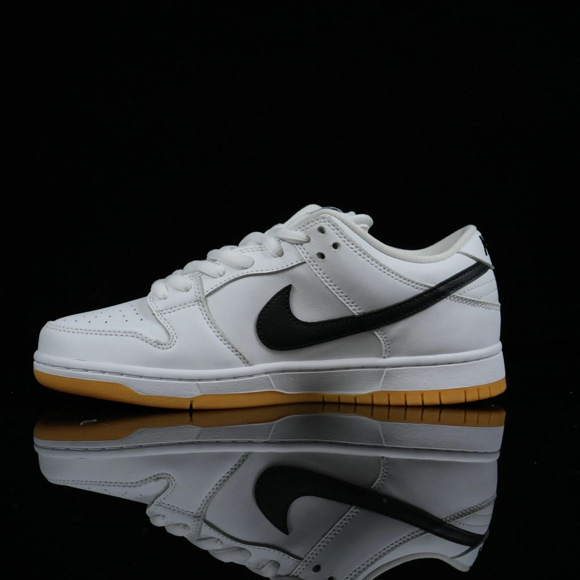 Dunk Low SB 'White Gum' CD2563-101