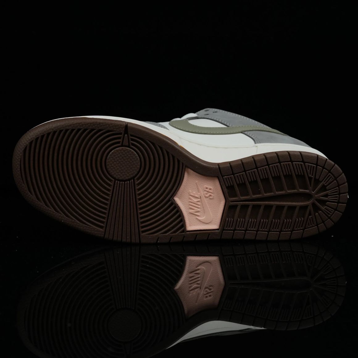 Yuto Horigome x Dunk Low SB FQ1180-001