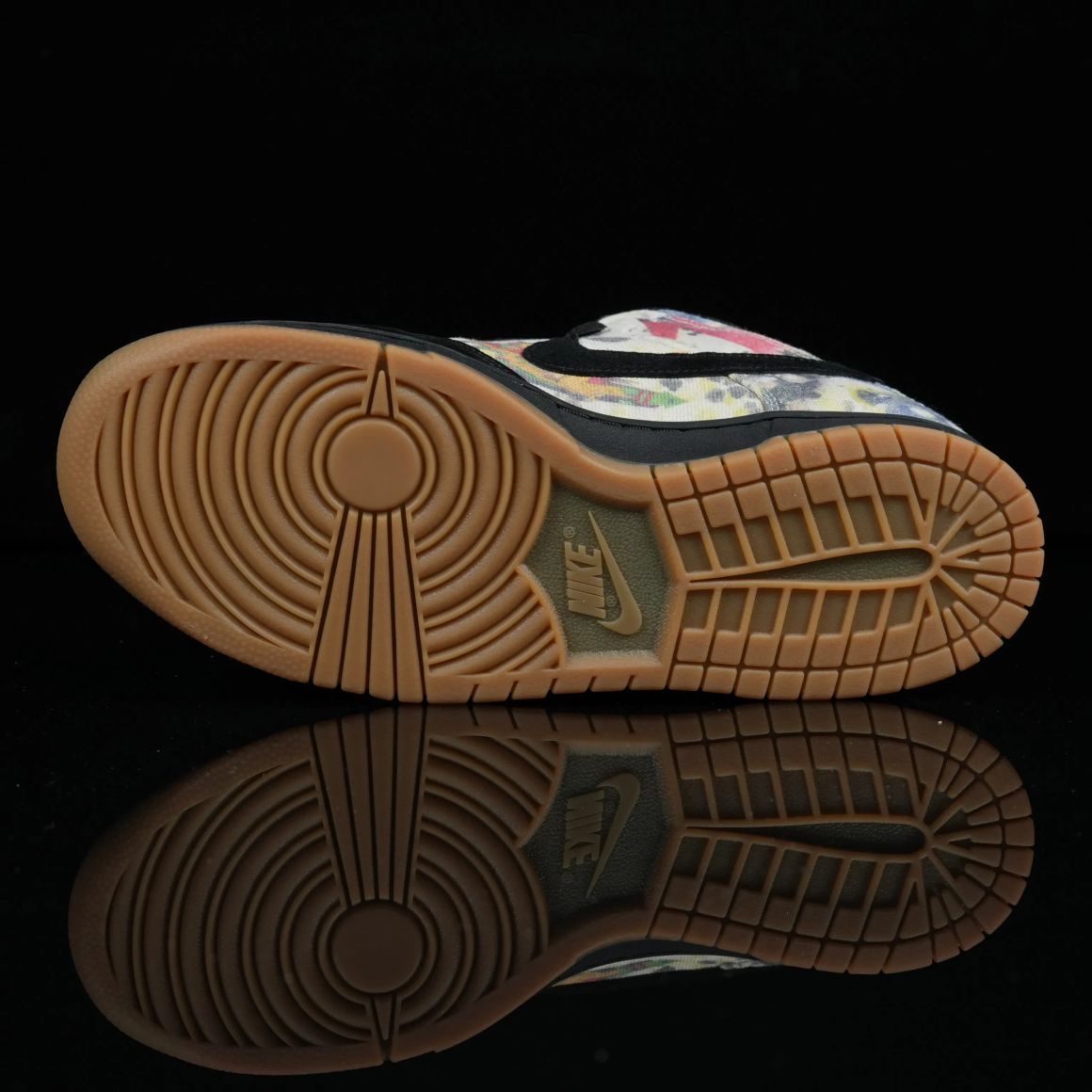 Supreme x Dunk Low SB 'Rammellzee' FD8778-001
