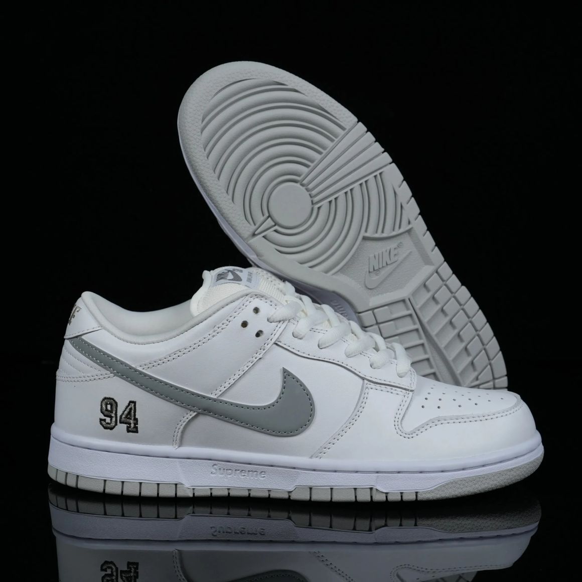Supreme x Dunk Low SB 'White Metallic Silver' HQ8487-100