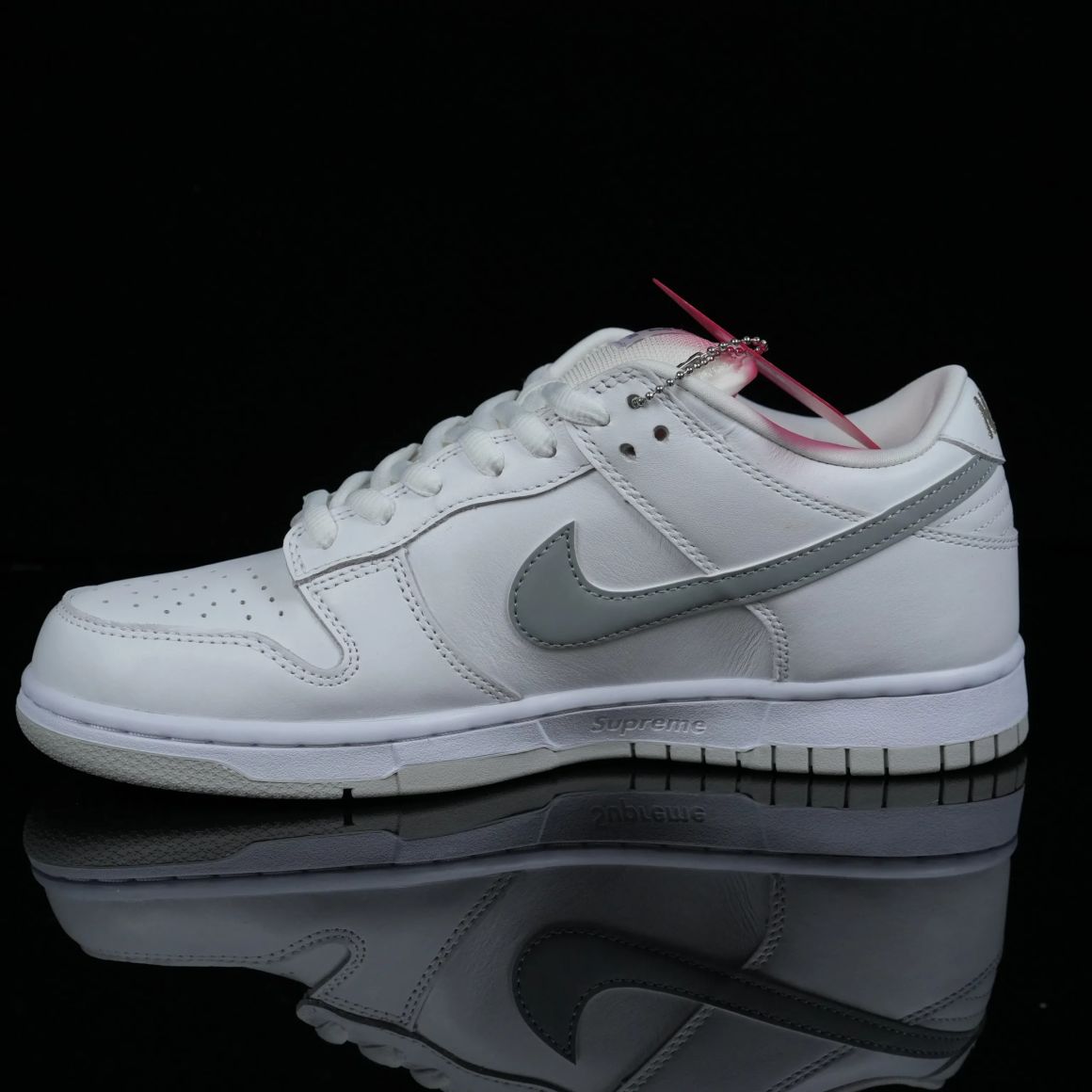 Supreme x Dunk Low SB 'White Metallic Silver' HQ8487-100