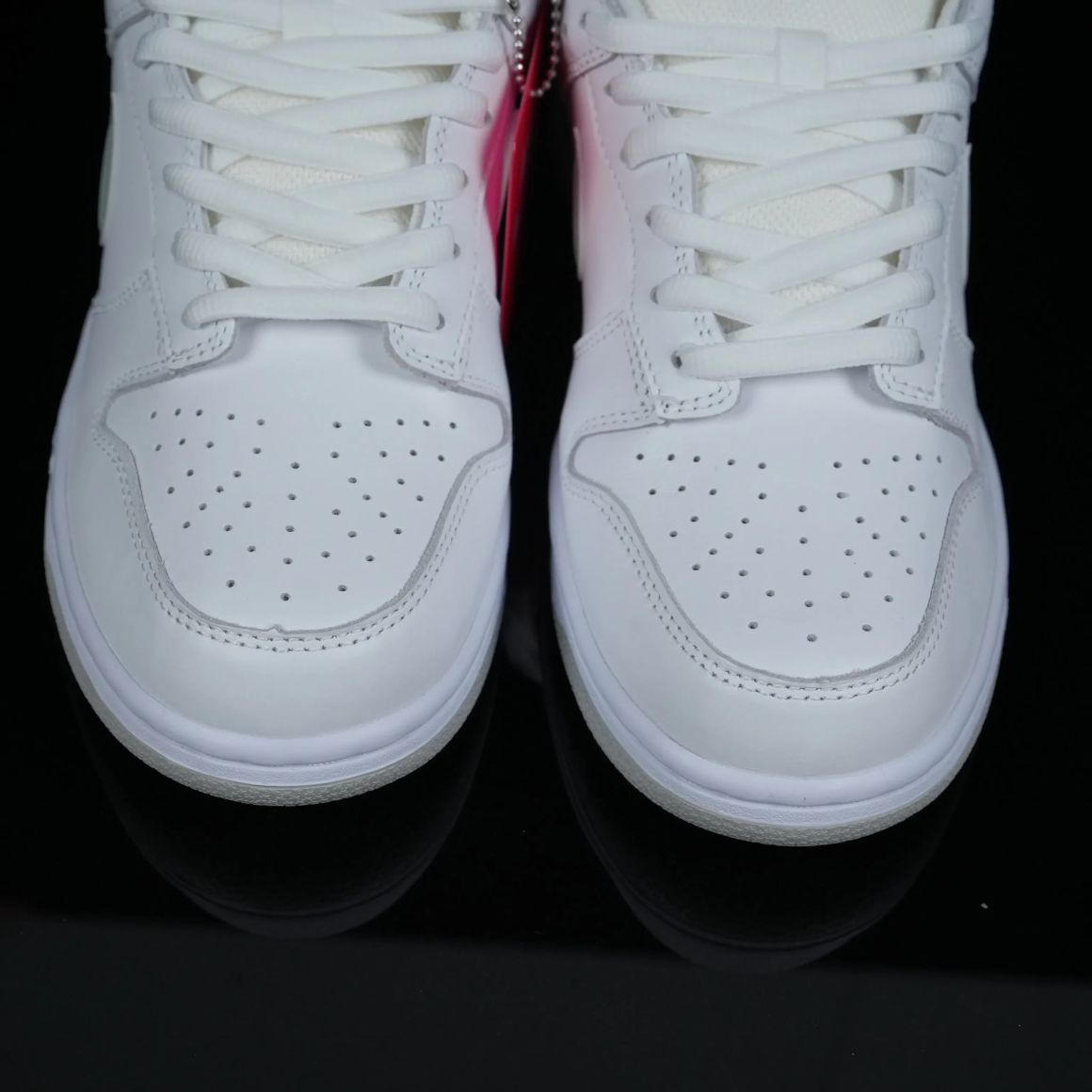 Supreme x Dunk Low SB 'White Metallic Silver' HQ8487-100
