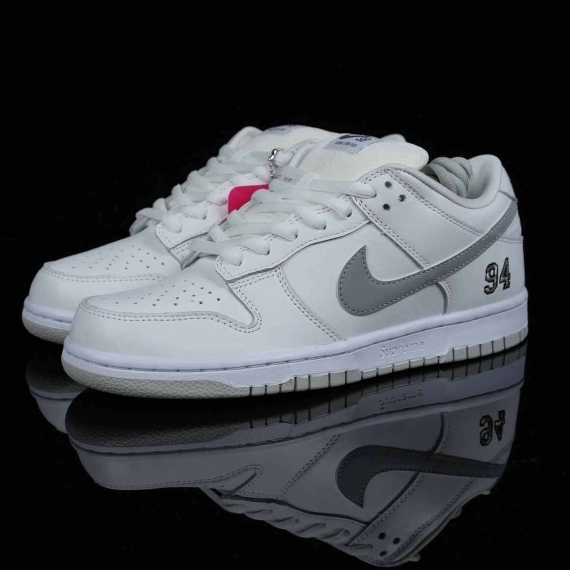 Supreme x Dunk Low SB 'White Metallic Silver' HQ8487-100