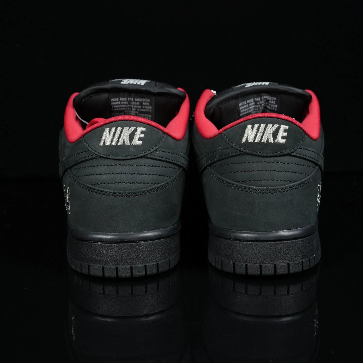 Supreme x Dunk Low SB 'Black' HQ8487-001