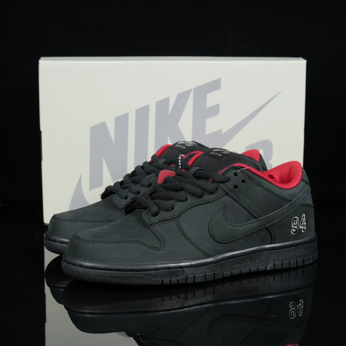 Supreme x Dunk Low SB 'Black' HQ8487-001