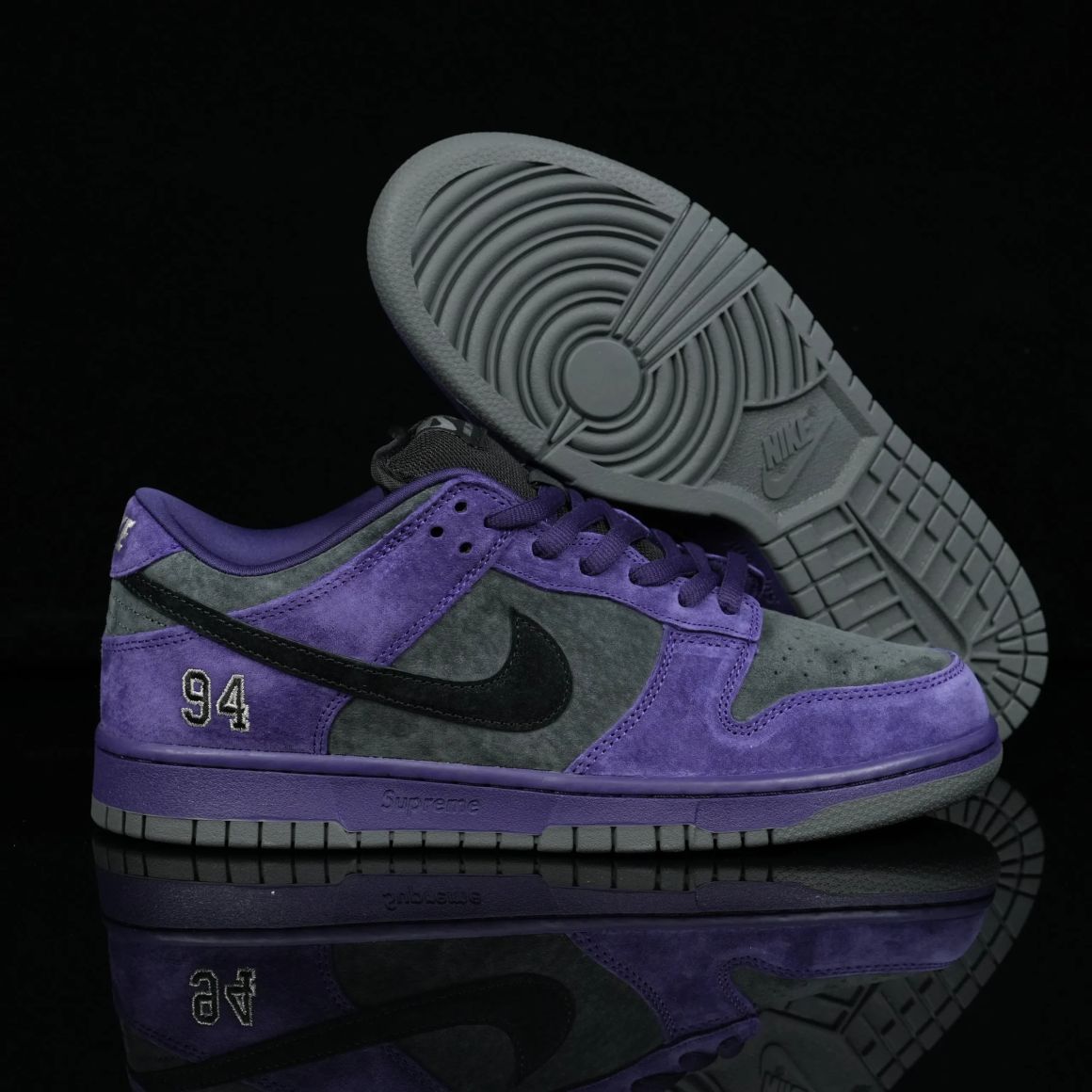 Supreme x Dunk Low SB 'Ink' HQ8487-500