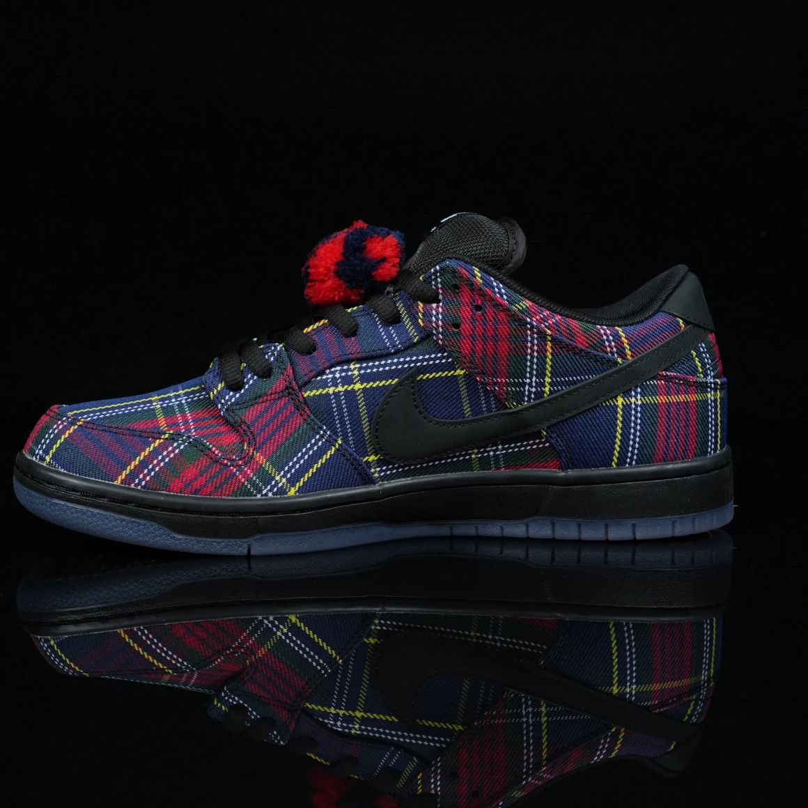 Nardwuar x Dunk Low SB 'Tam O' Shanter Hat' II1493-600