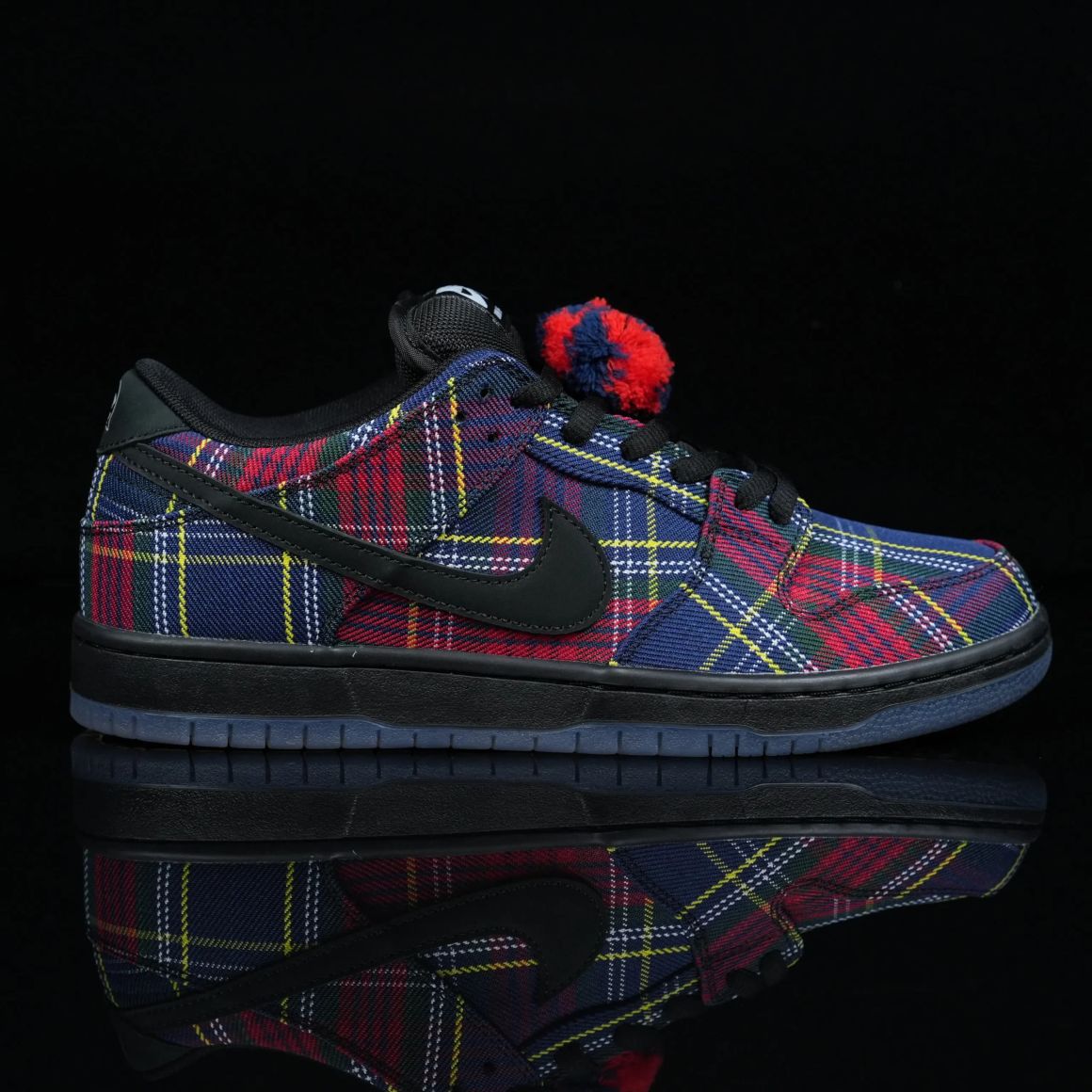 Nardwuar x Dunk Low SB 'Tam O' Shanter Hat' II1493-600