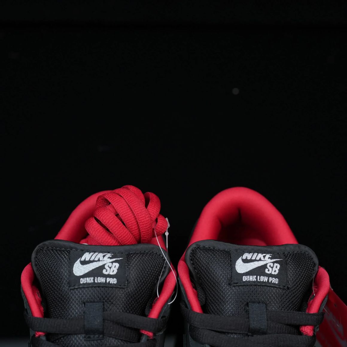 Supreme x Dunk Low SB 'Black' HQ8487-001