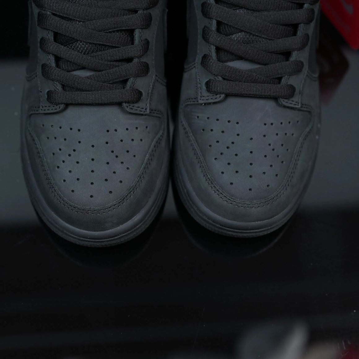 Supreme x Dunk Low SB 'Black' HQ8487-001