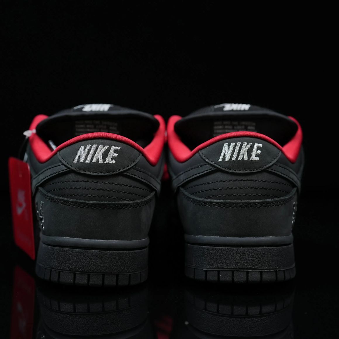Supreme x Dunk Low SB 'Black' HQ8487-001
