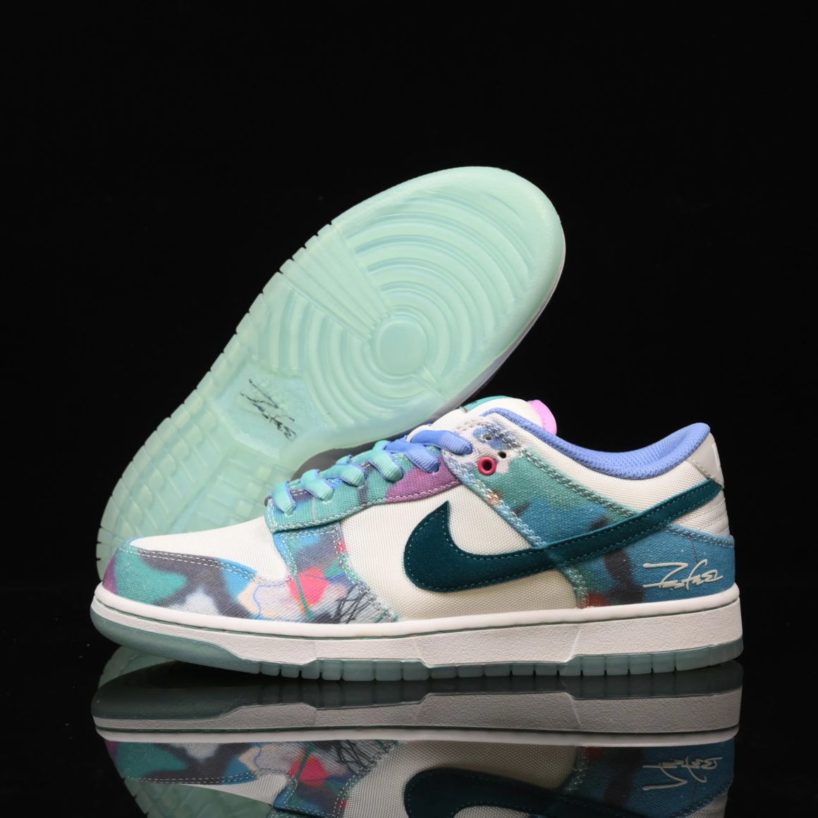 Futura Laboratories x Dunk Low SB 'Bleached Aqua' HF6061-400