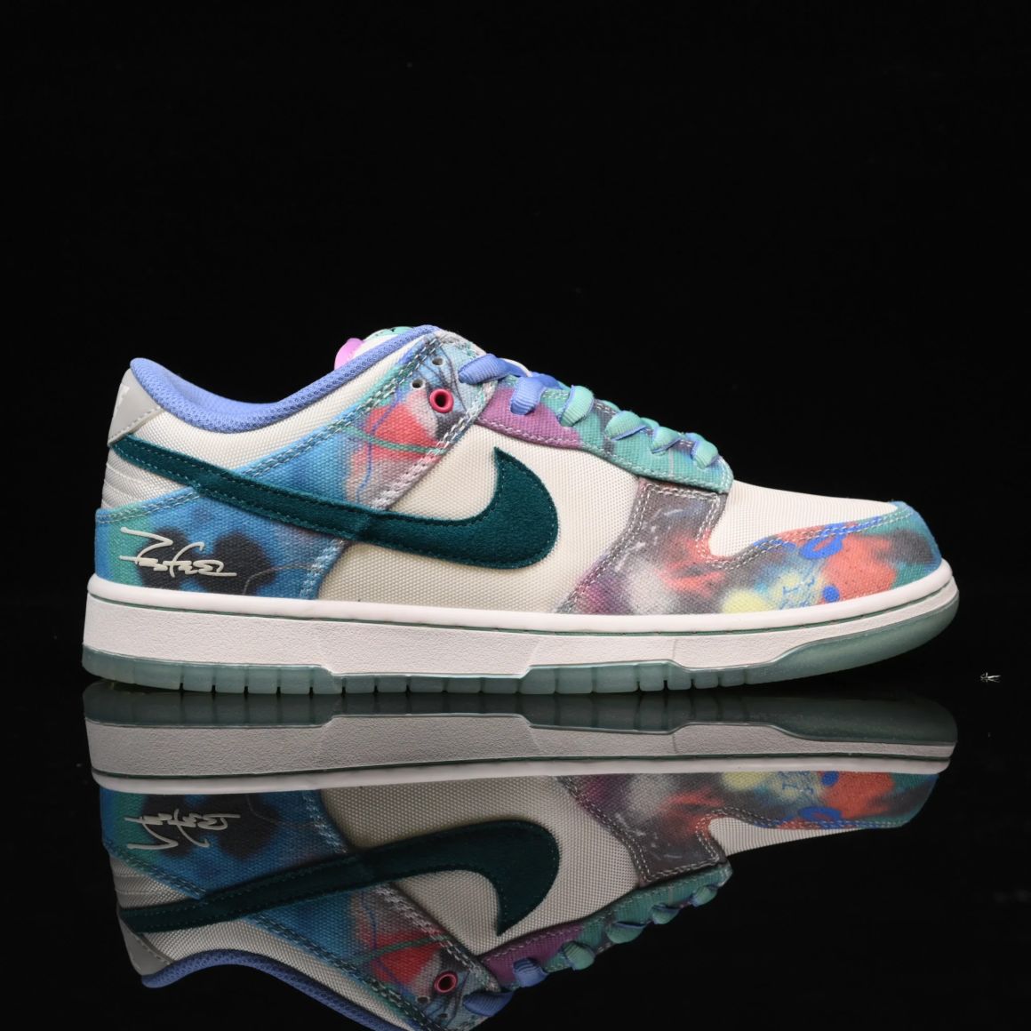 Futura Laboratories x Dunk Low SB 'Bleached Aqua' HF6061-400