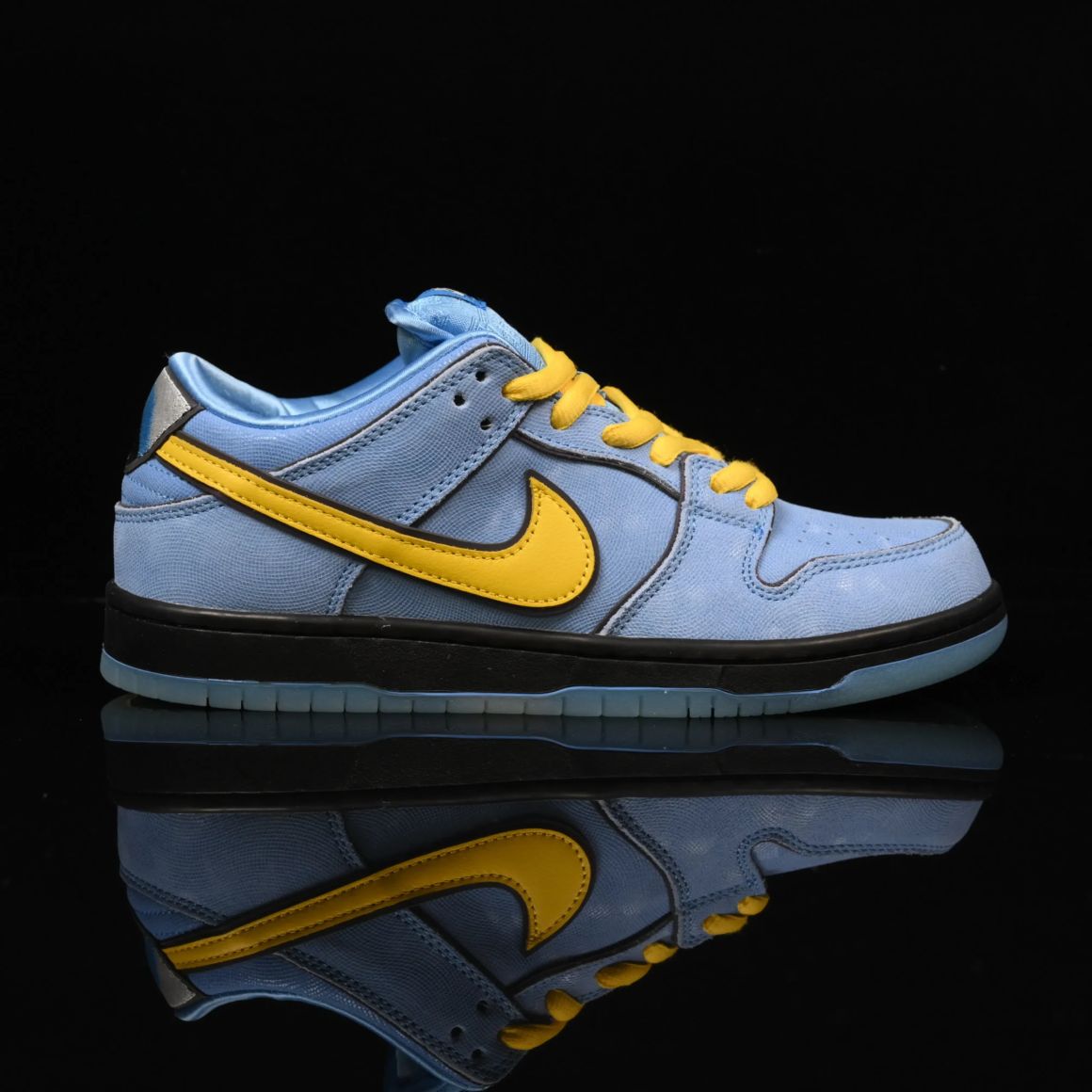 The Powerpuff Girls x Dunk Low Pro SB QS 'Bubbles' FZ8320-400