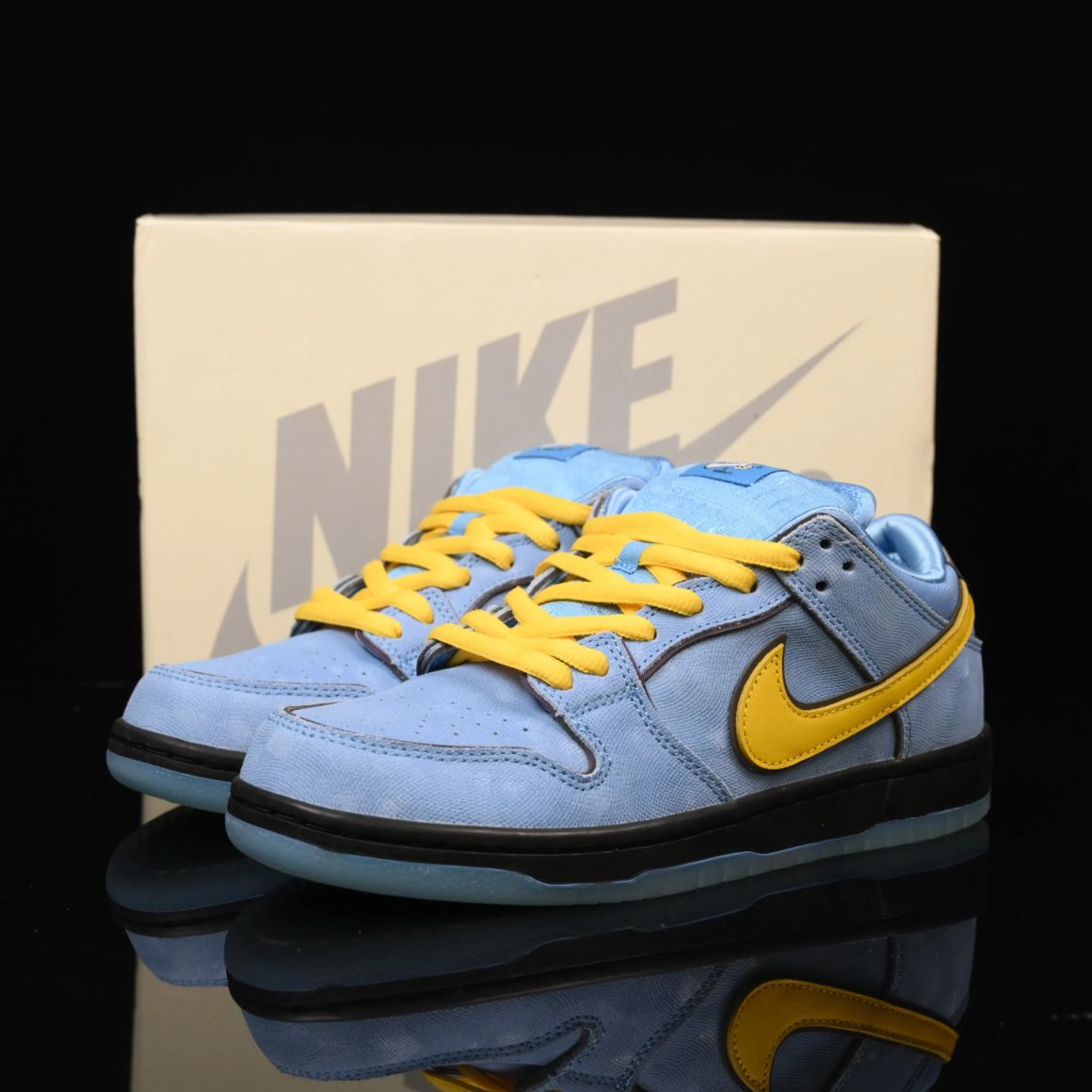 The Powerpuff Girls x Dunk Low Pro SB QS 'Bubbles' FZ8320-400