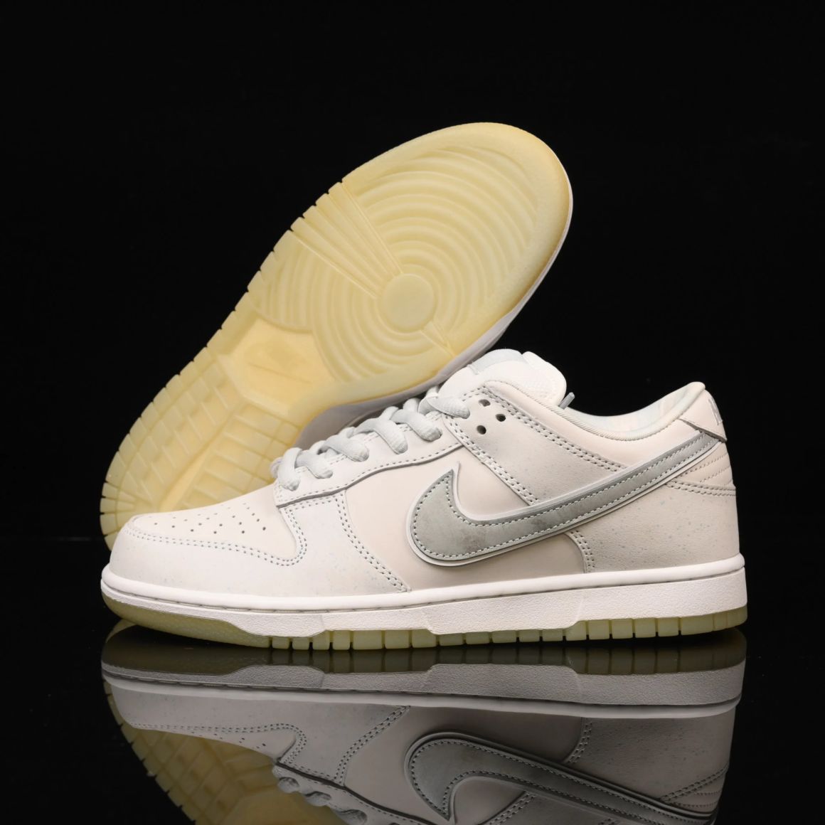 Concepts x Dunk Low OG SB QS 'White Lobster' Friends FD8776-100