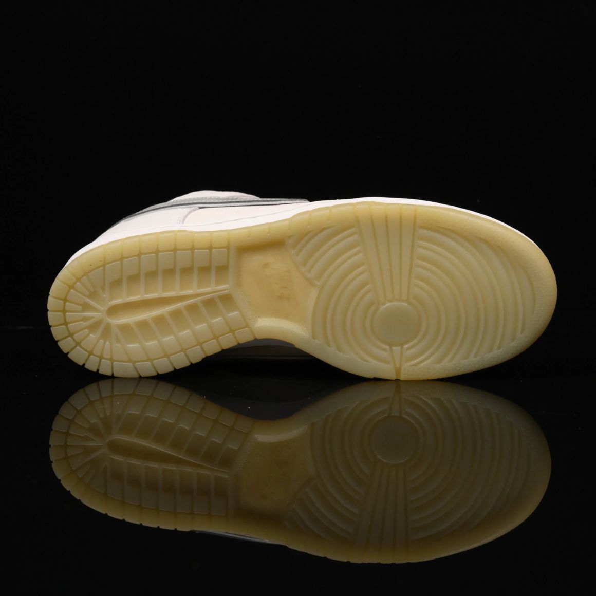 Concepts x Dunk Low OG SB QS 'White Lobster' Friends FD8776-100
