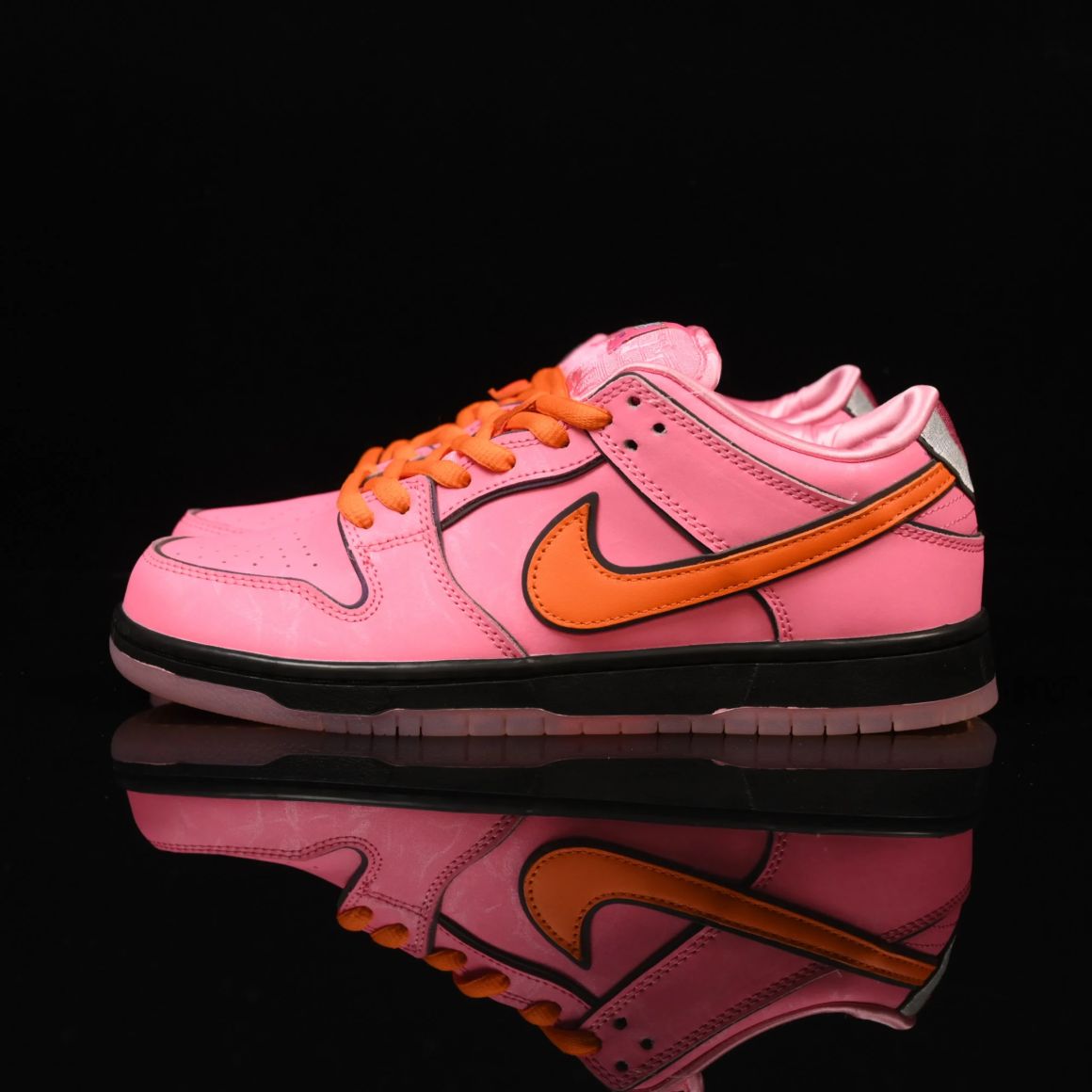 The Powerpuff Girls x Dunk Low Pro SB QS 'Blossom' FD2631-600