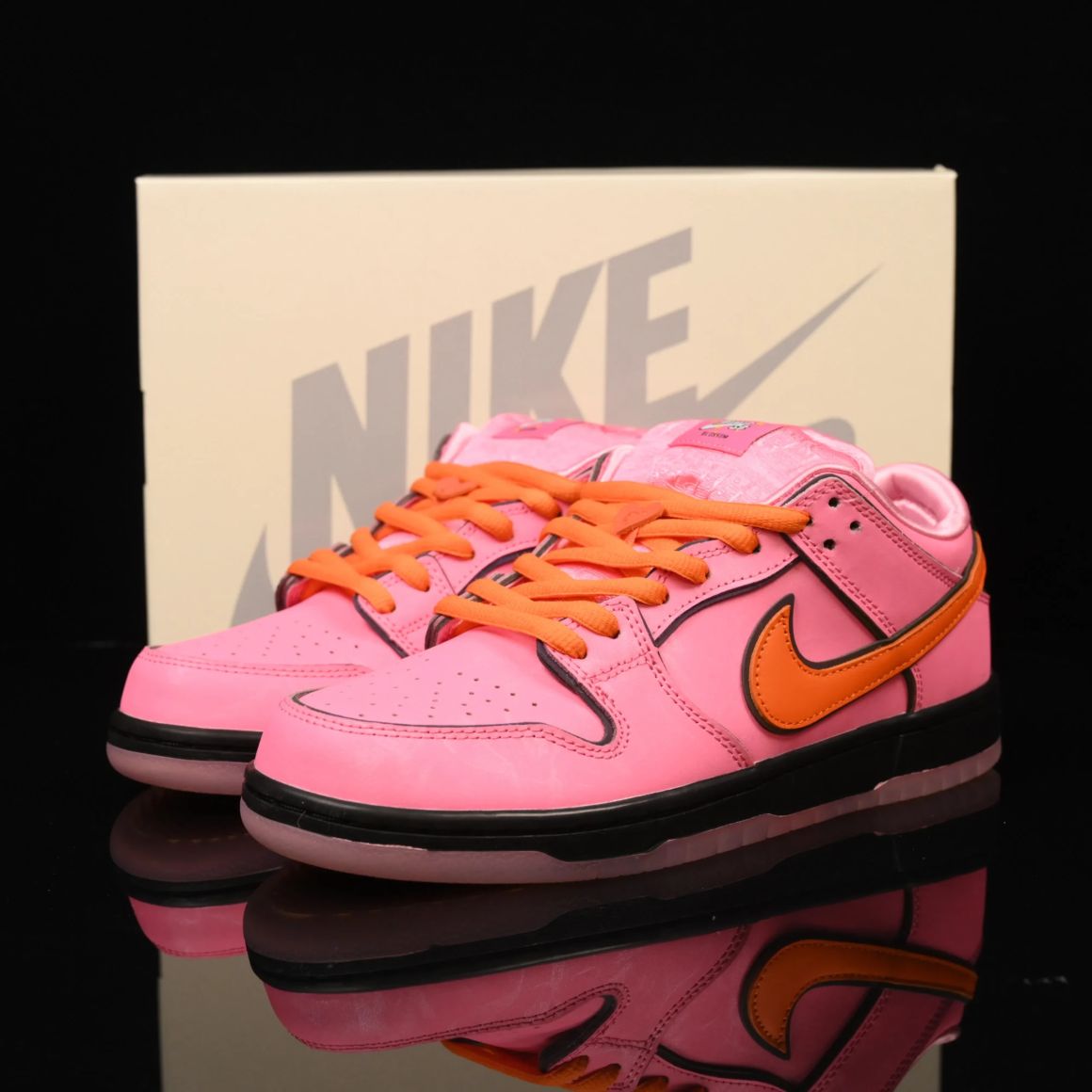 The Powerpuff Girls x Dunk Low Pro SB QS 'Blossom' FD2631-600