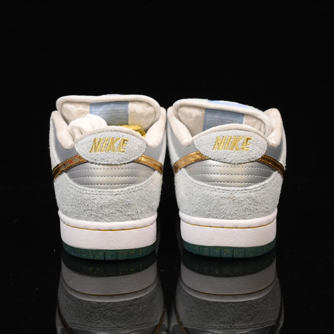 Sean Cliver x Dunk Low SB 'Holiday Special' DC9936-100
